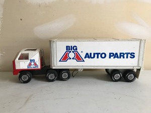 lot 49 image: &nbspTonka Big A Auto Parts tractor trailer