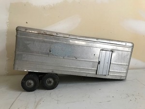 lot 54 image: Collectable Gray Van long distance moving toy trailer