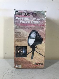 lot 66 image: New Burton portable 12V floodlight