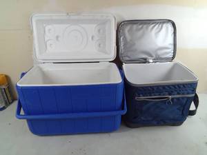 lot 287 image: Coleman Cooler on Wheels & Soft bag cooler