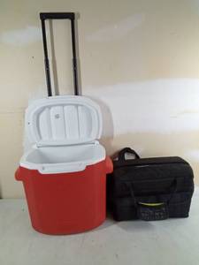 lot 286 image: Coleman Cooler & Embark Cooler