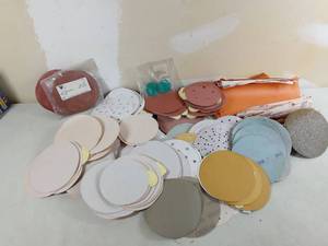 lot 289 image: Box of Sanding Discs
