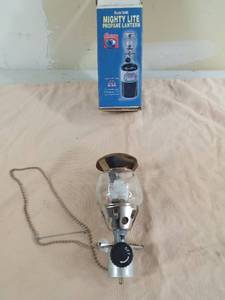 lot 269 image: Century Might Lite propane lantern