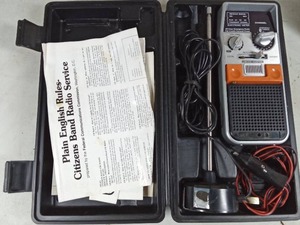 lot 252 image: 40 channel Citizen band radio