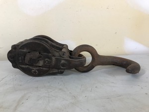 lot 102 image: Vintage Steel Dual Pulley #8