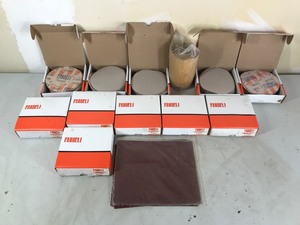 lot 104 image: Box of Sanding Disc