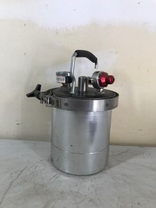 lot 108 image: Pressure Pot (1 Gal)