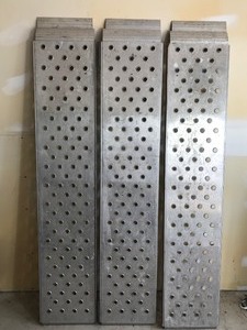lot 123 image: 3 - Aluminum ATV Ramps