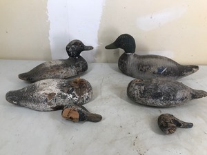 lot 125 image: 4V Wood Duck Decoys