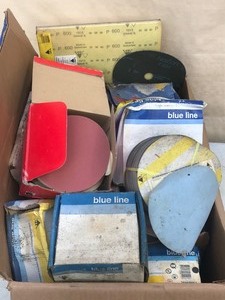 lot 185 image: Box of Sanding Discs