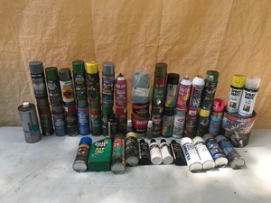 lot 190 image: Tote of Paints & more