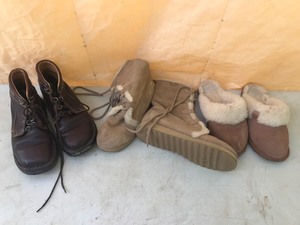 lot 202 image: Tote of Leather Boots & Slippers