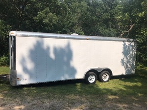 lot 3 image: 2004 Enclosed Trailer-See description  MUST BE PICKED UP BETWEEN 10AM AND 4PM ON PICK UP DAY