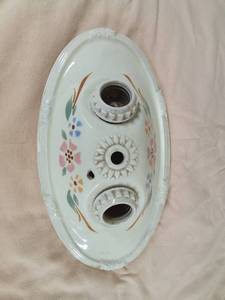 lot 247 image: Vintage 2 bulb light fixture
