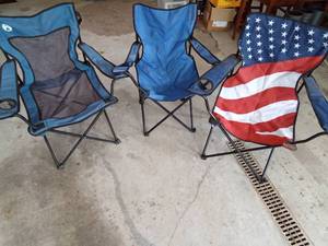lot 237 image: 3 Canvas fold up lawn chairs