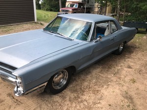 lot 12 image: 1966 Pontiac Catalina with 389 engine with 5 extra tires with rims&nbspMUST BE PICKED UP BETWEEN 10AM AND 4PM ON PICK UP DAY