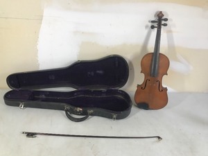lot 330 image: Antonius Stradivarius Cremoneusis Almo 16 German violin