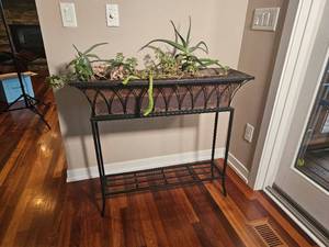 lot 58 image: Copper Insert and Gothic Frame Planter Stand