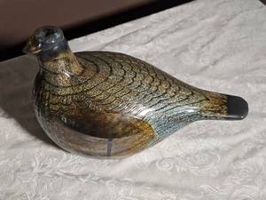 lot 38 image: Oiva Toikka Bird Figures Glass Art