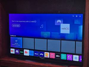 lot 136 image: 48 LG Smart TV
