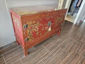 lot 25 image: Antique Asian Chinoiserie Painted Standing Console Chest