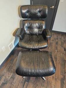 lot 68 image: Reproduction Eames Lounge Chair and Ottoman, as
