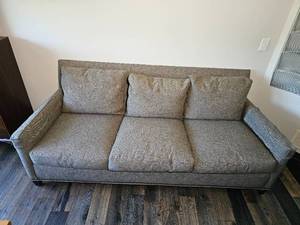 lot 21 image: Lee Furniture Grey Tack 3 Cushion Sofa