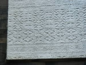 lot 131 image: BRC Silver Grey Handloomed Area Rug  9.9 x 7.9