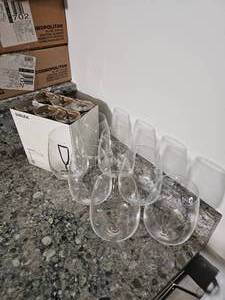 lot 210 image: Huge Bundle of Clear Bar Glasses