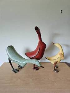 lot 143 image: Charming Wooden Dcor Ducks