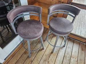 lot 17 image: Amisco Industries Postmodern Counter Stools