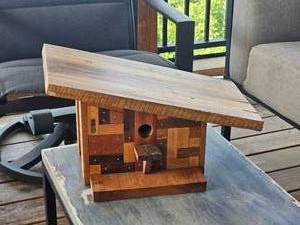 lot 231 image: Cutesy Patio Decorations