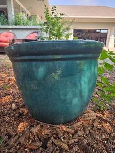 lot 158 image: Aqua Green Large Ceramic Planter Pair