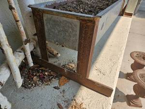 lot 162 image: Folksy Standing Flowerbox