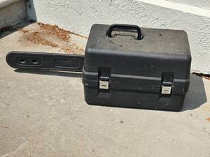 lot 245 image: Craftsman 18 inch Chainsaw