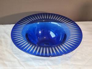 lot 26P image: TIFFANY & CO. Studio Art Glass Cobalt Centerpiece Platter - Ocean Sun