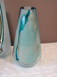 lot 91 image: Stunning Studio Art Glass Vase Collection - Melting Azure