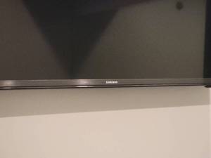 lot 96 image: Samsung 43 UHD 4K Flat Smart TV MU6300 Series 6 - UN43MU6300