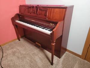 lot 11A image: Yamaha M500S Upright Piano