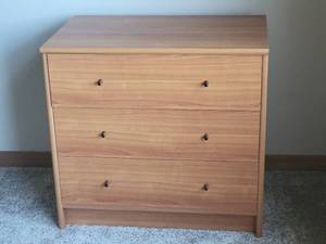 lot 102 image: Chic Modern 3-Drawer Dresser