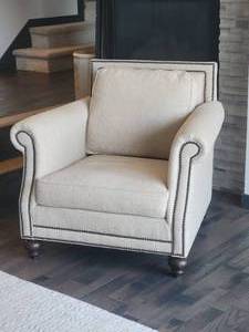 lot 16 image: Bernhardt Furniture Co. - Elegant Tacked Rolled Armchair - Light Beige