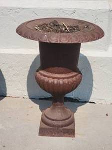 lot 84 image: Stunning Iron Footed Urn Planter Pair