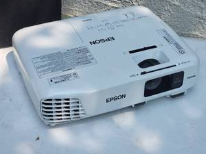 lot 186 image: Epson EX3220 SVGA 3LCD Projector