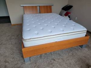 lot 101 image: Awesome Modern Full Bed Set
