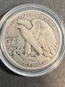 1942 US WALKING LIBERTY HALF DOLLAR IN AIRTITE