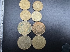 lot 89 image: Four 100 Peso Mexican Carrenza Coins (1984 and 3 1987) and Four 1985 20  Peso Mexican Coins