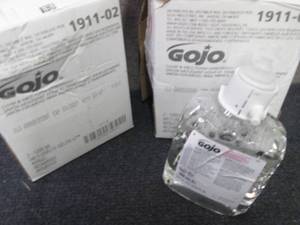 lot 35 image: 2- Cartons GOJO Clear & Mild Foam H...