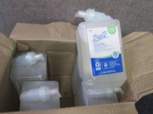 lot 39 image: 5- 1L Scott Foam Skin Cleanser Refi...