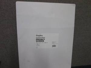 lot 68 image: Staples 22 inch Privacy Screen...