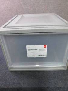 lot 72 image: Iris 43.4 qt. 1 Drawer Stackable St...